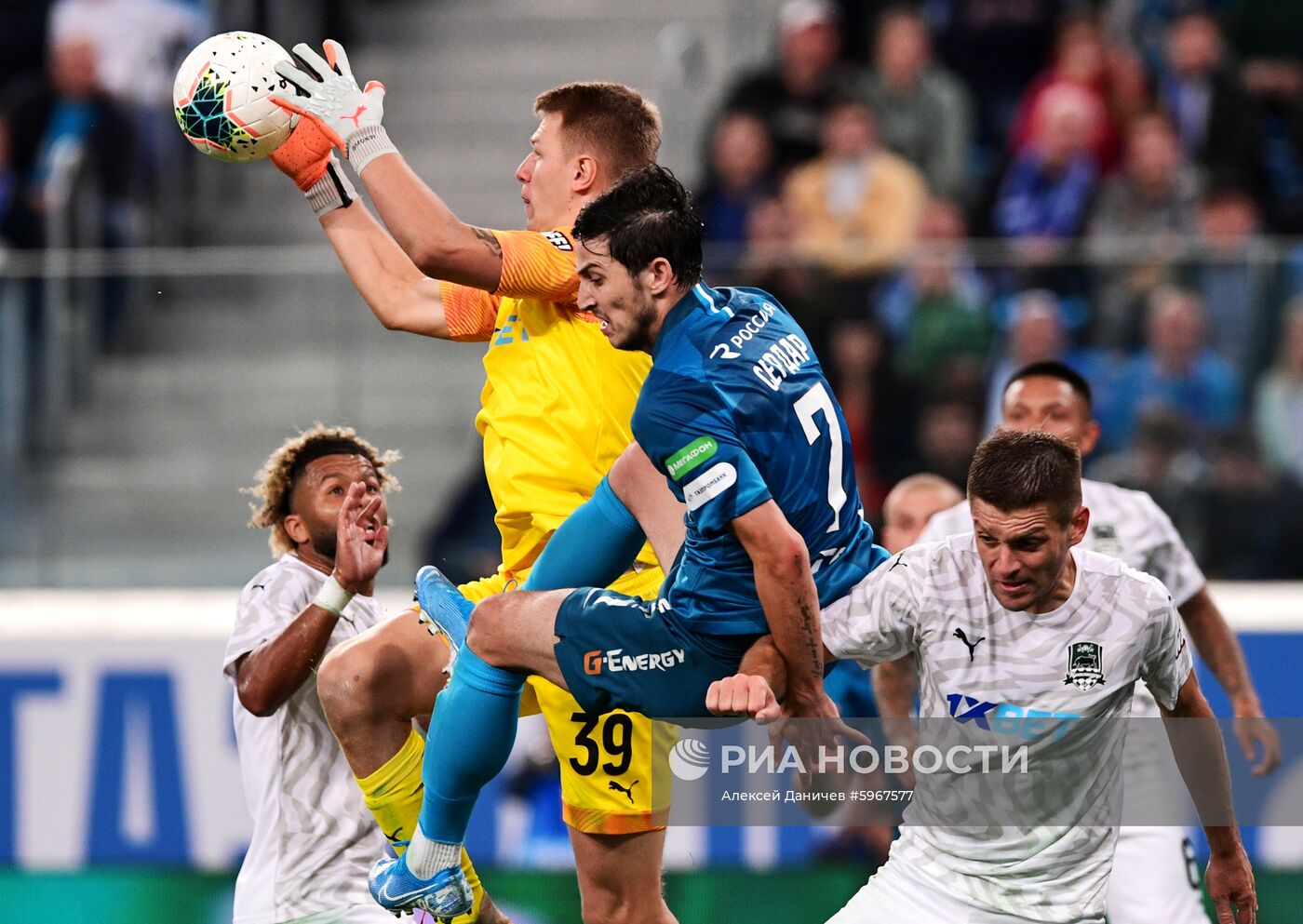 Футбол. РПЛ. Матч "Зенит" - "Краснодар"