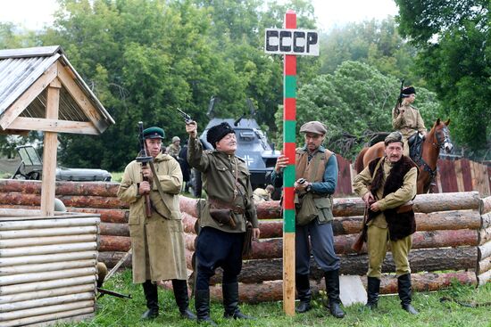 Реконструкция "Мы рвемся к границе. Август 1944-го" в Казани