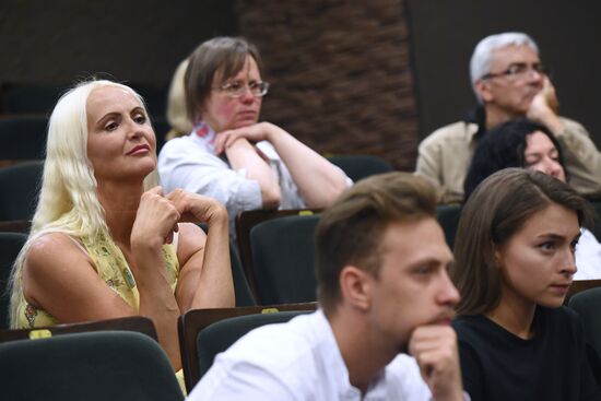 Сбор труппы театра "У Никитских ворот"