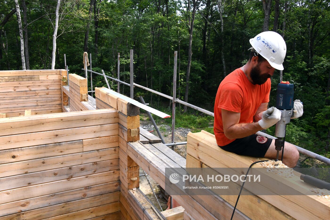 Строительство лесной школы на "дальневосточном гектаре"  в Приморье 