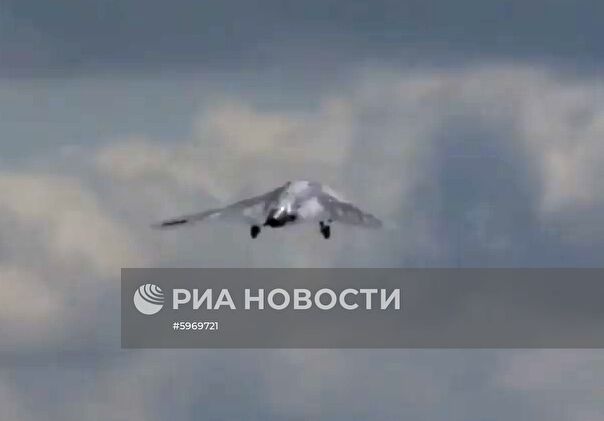 Первый полет новейшего беспилотника "Охотник"