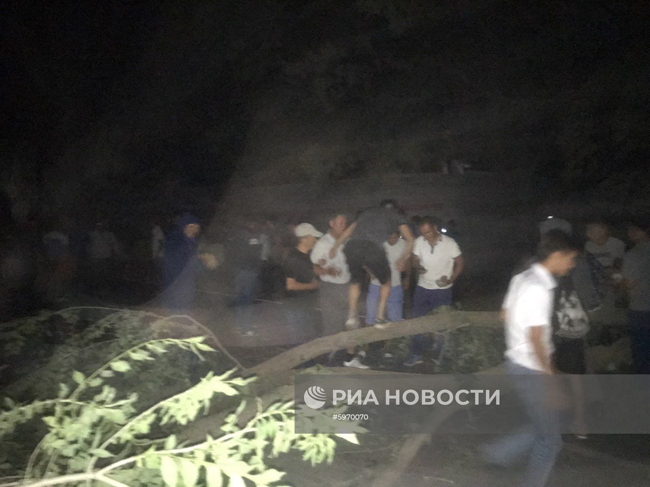 Ситуация около резиденции бывшего президента Киргизии Алмазбека Атамбаева