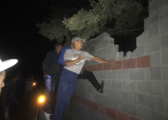 Ситуация около резиденции  бывшего президента Киргизии Алмазбека Атамбаева