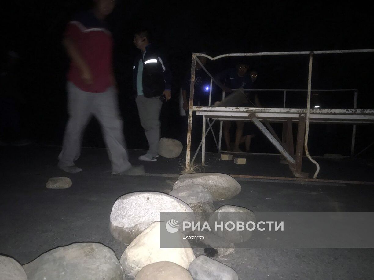 Ситуация около резиденции бывшего президента Киргизии Алмазбека Атамбаева