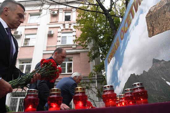 Мероприятия в память  о погибших в результате военных действий в августе 2008