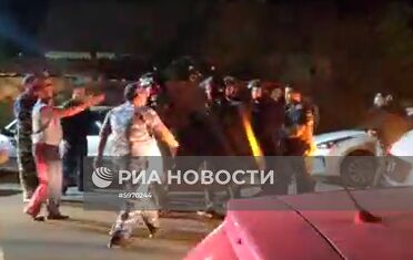 Ситуация около резиденции бывшего президента Киргизии Алмазбека Атамбаева