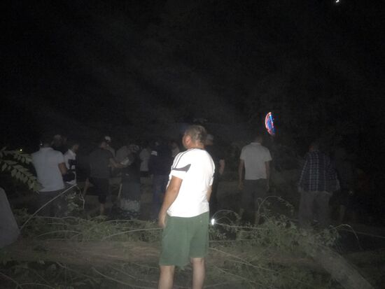 Ситуация около резиденции бывшего президента Киргизии Алмазбека Атамбаева