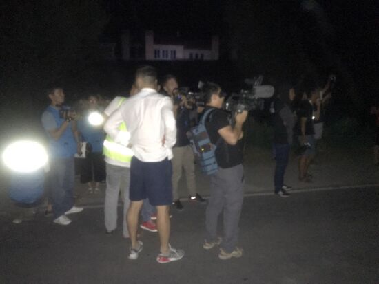 Ситуация около резиденции бывшего президента Киргизии Алмазбека Атамбаева