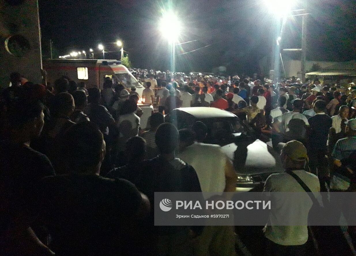 Ситуация около резиденции бывшего президента Киргизии Алмазбека Атамбаева