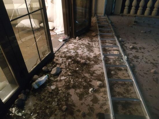 Ситуация около резиденции бывшего президента Киргизии Алмазбека Атамбаева