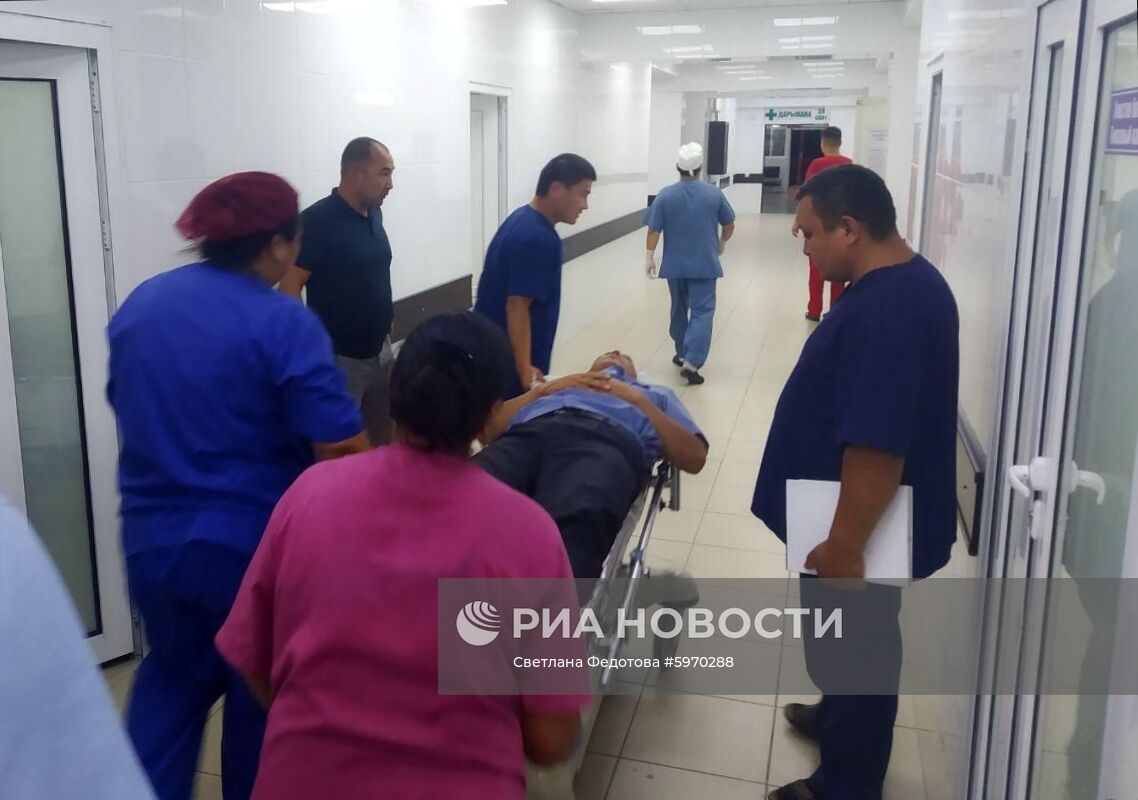 Ситуация около резиденции бывшего президента Киргизии Алмазбека Атамбаева