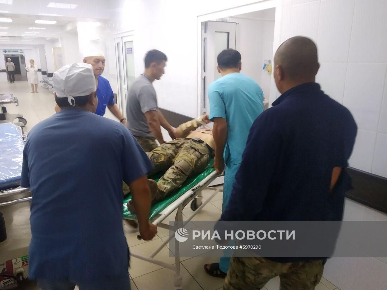 Ситуация около резиденции бывшего президента Киргизии Алмазбека Атамбаева