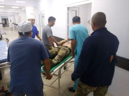 Ситуация около резиденции бывшего президента Киргизии Алмазбека Атамбаева