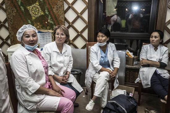 Ситуация около резиденции бывшего президента Киргизии Алмазбека Атамбаева