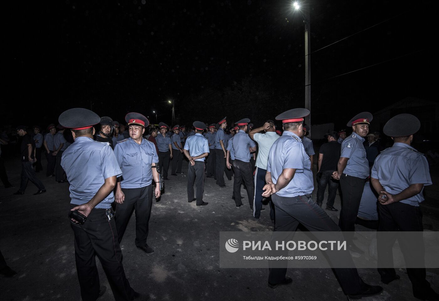 Ситуация около резиденции бывшего президента Киргизии Алмазбека Атамбаева