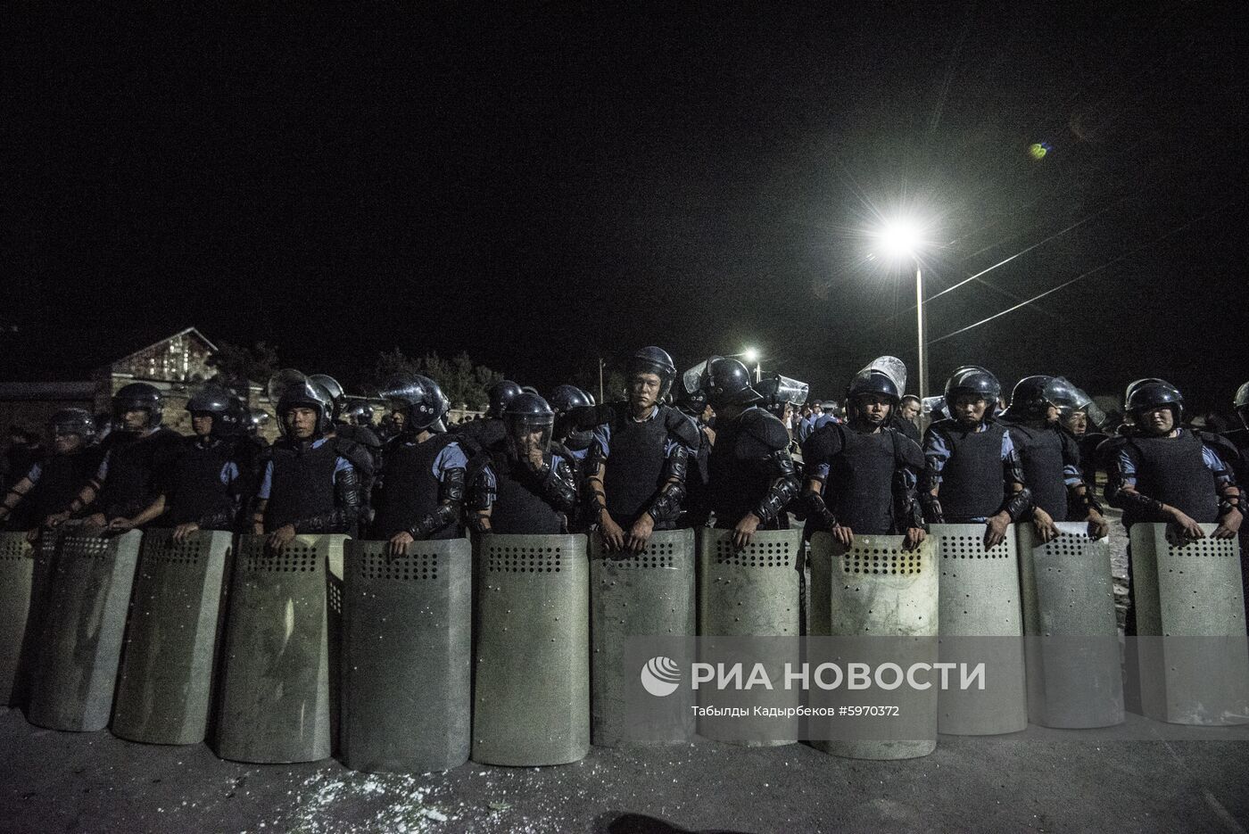 Ситуация около резиденции бывшего президента Киргизии Алмазбека Атамбаева