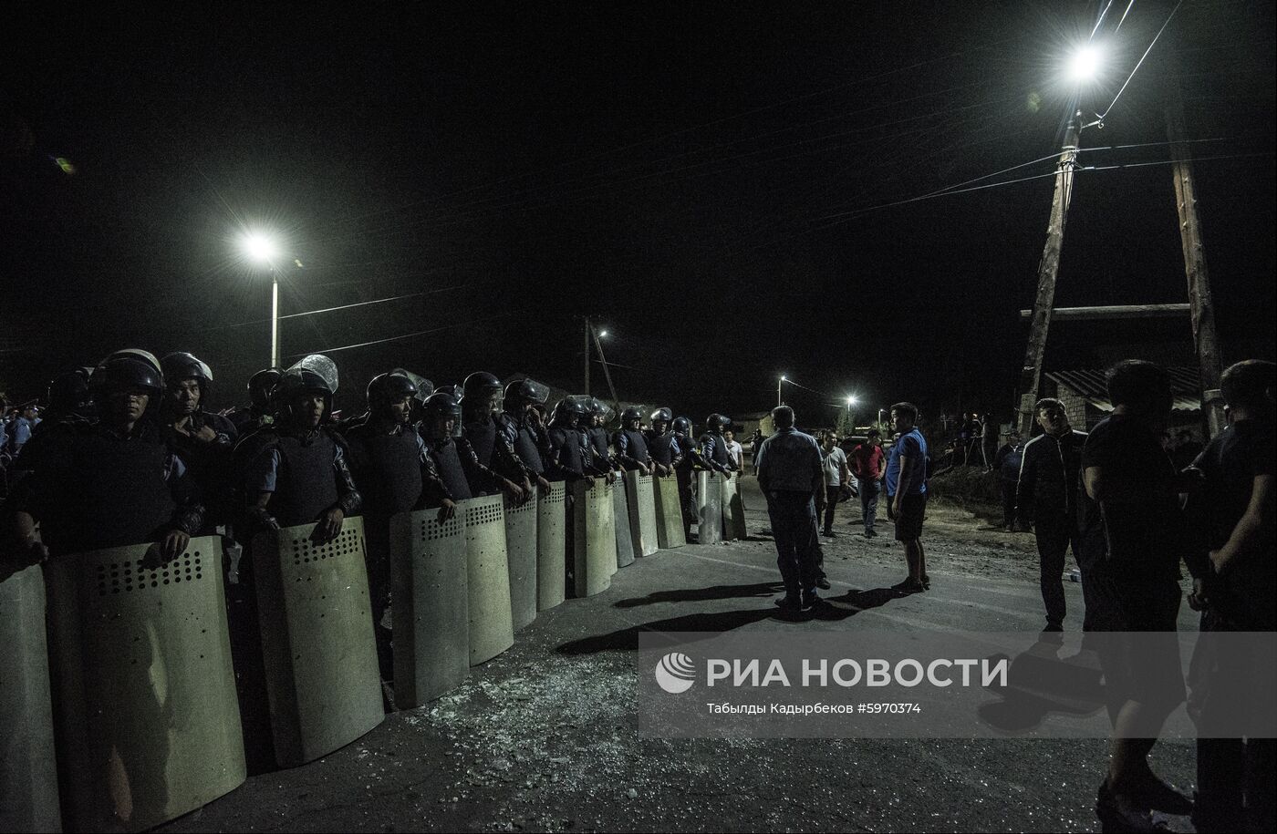 Ситуация около резиденции бывшего президента Киргизии Алмазбека Атамбаева