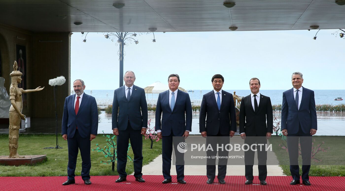 Премьер-министр РФ Д. Медведев принял участие в заседании Евразийского межправительственного совета стран ЕАЭС