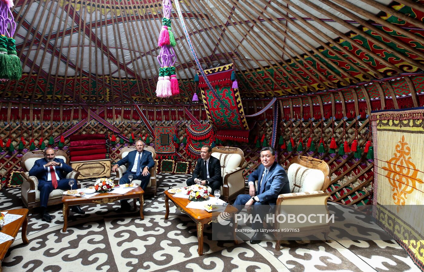 Премьер-министр РФ Д. Медведев принял участие в заседании Евразийского межправительственного совета стран ЕАЭС