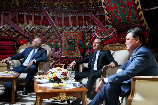 Премьер-министр РФ Д. Медведев принял участие в заседании Евразийского межправительственного совета стран ЕАЭС