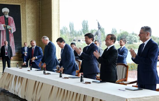 Премьер-министр РФ Д. Медведев принял участие в заседании Евразийского межправительственного совета стран ЕАЭС