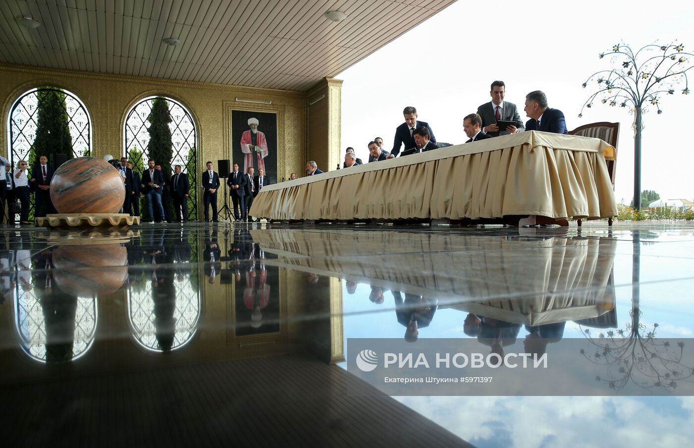 Премьер-министр РФ Д. Медведев принял участие в заседании Евразийского межправительственного совета стран ЕАЭС