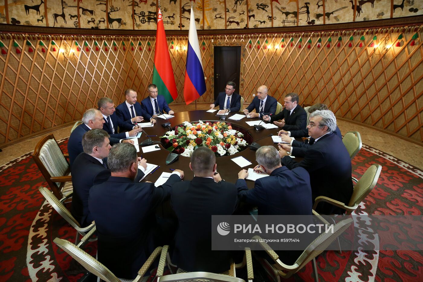 Премьер-министр РФ Д. Медведев принял участие в заседании Евразийского межправительственного совета стран ЕАЭС