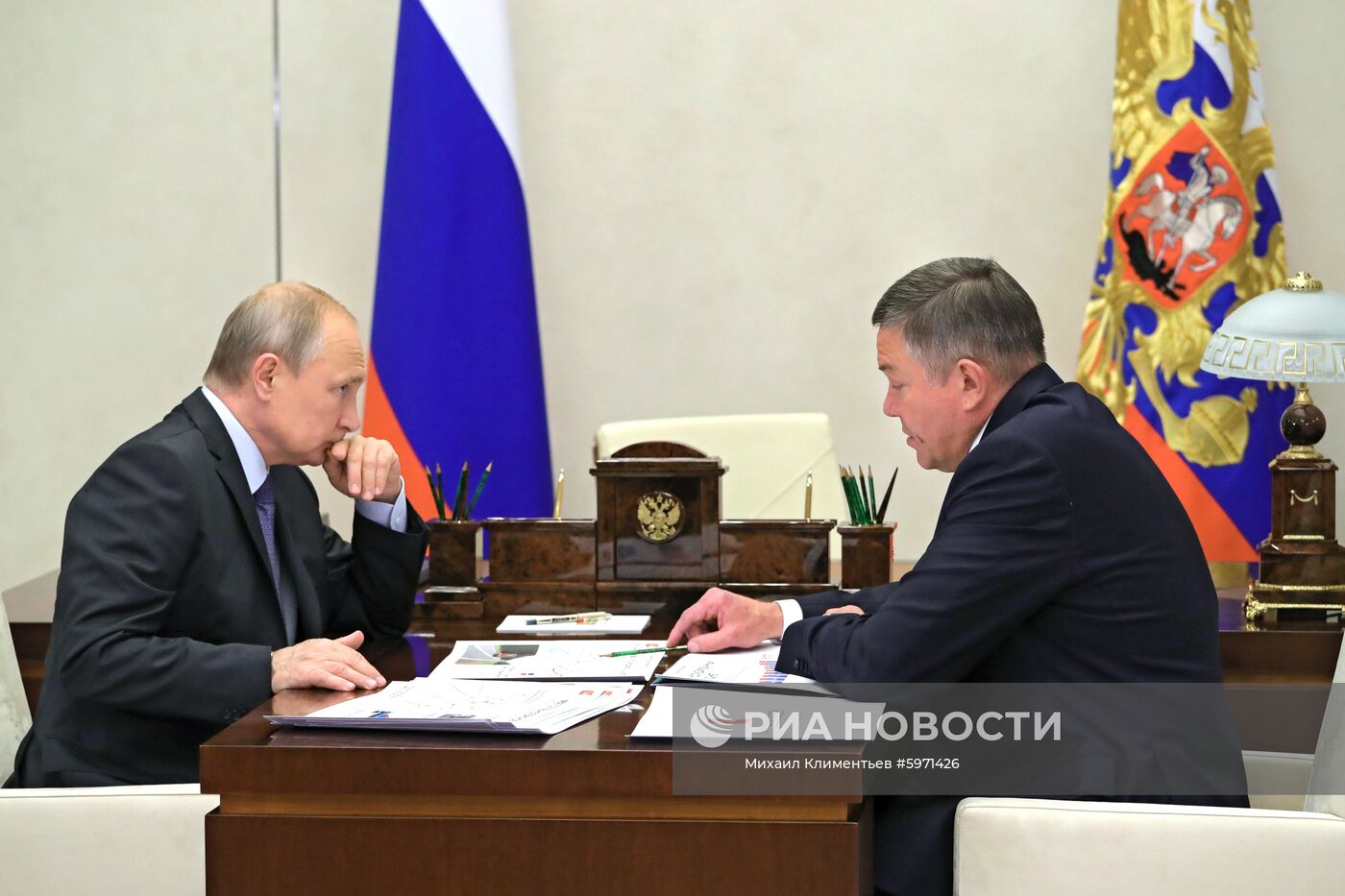 Президент РФ В. Путин встретился с губернатором Вологодской области О. Кувшинниковым