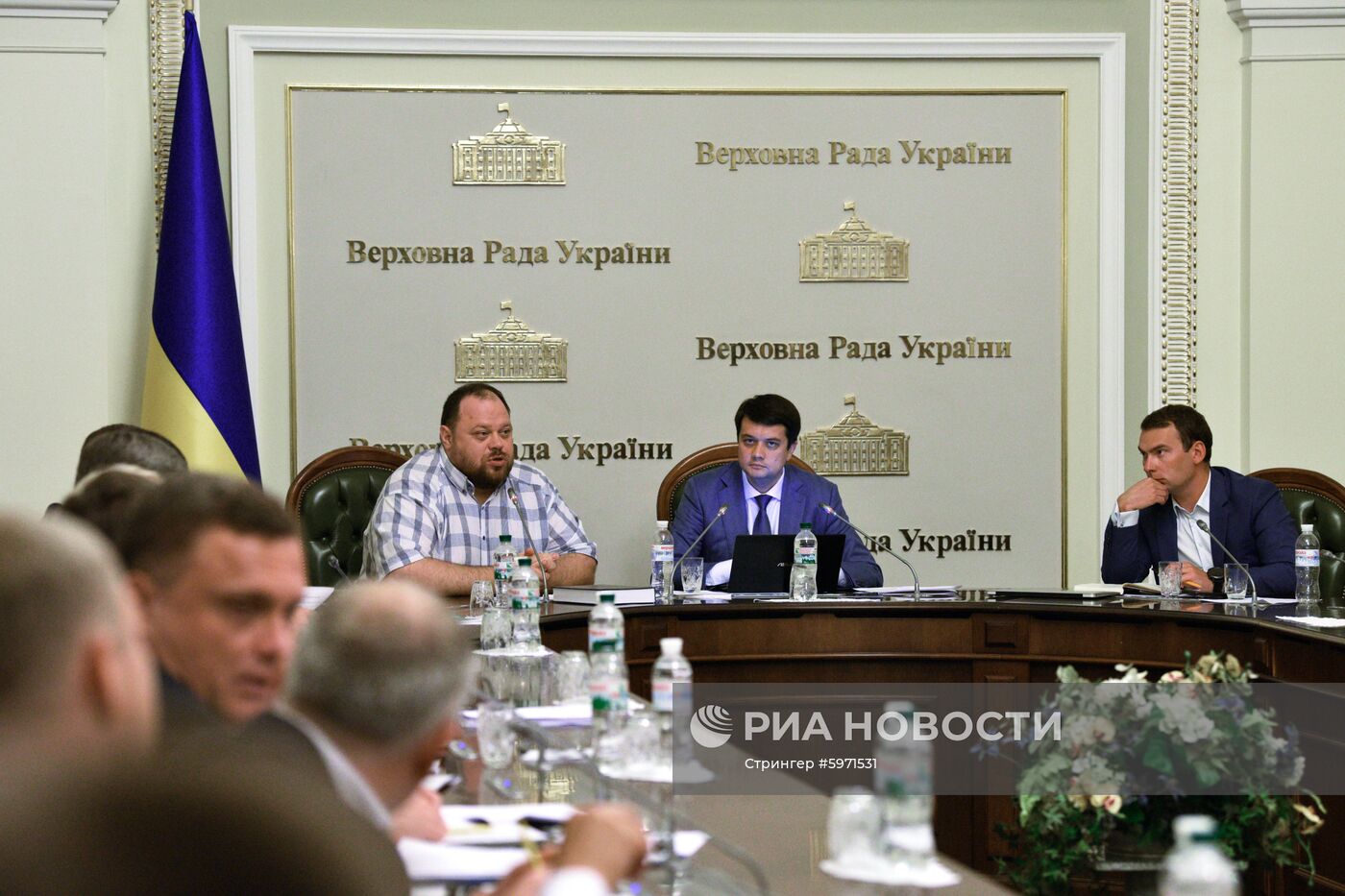 Заседание группы по подготовке первой сессии Верховной рады