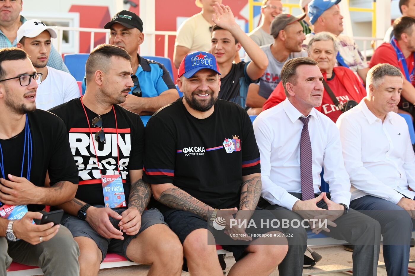 Рэпер Баста посетил матч "СКА-Ростов" – "Машук-КМВ"