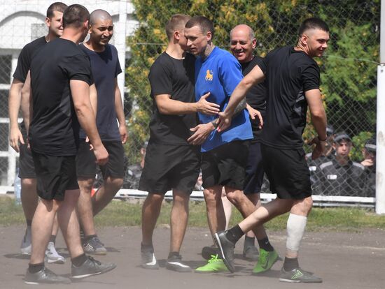 Футбольный матч с участием А.Кокорина и П. Мамаева в колонии