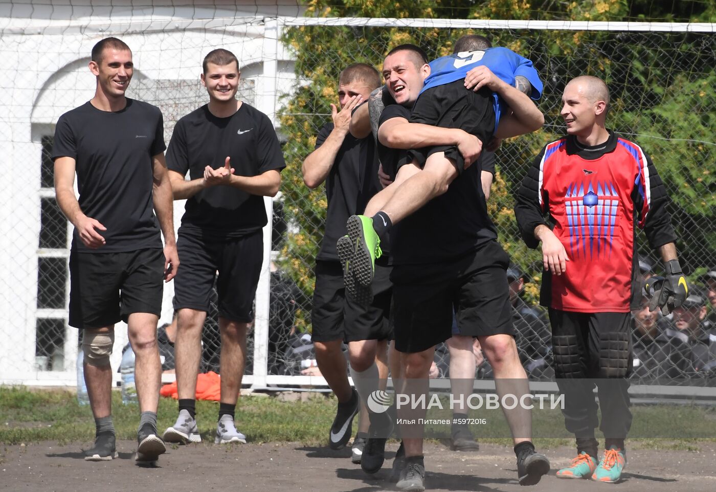 Футбольный матч с участием А.Кокорина и П. Мамаева в колонии