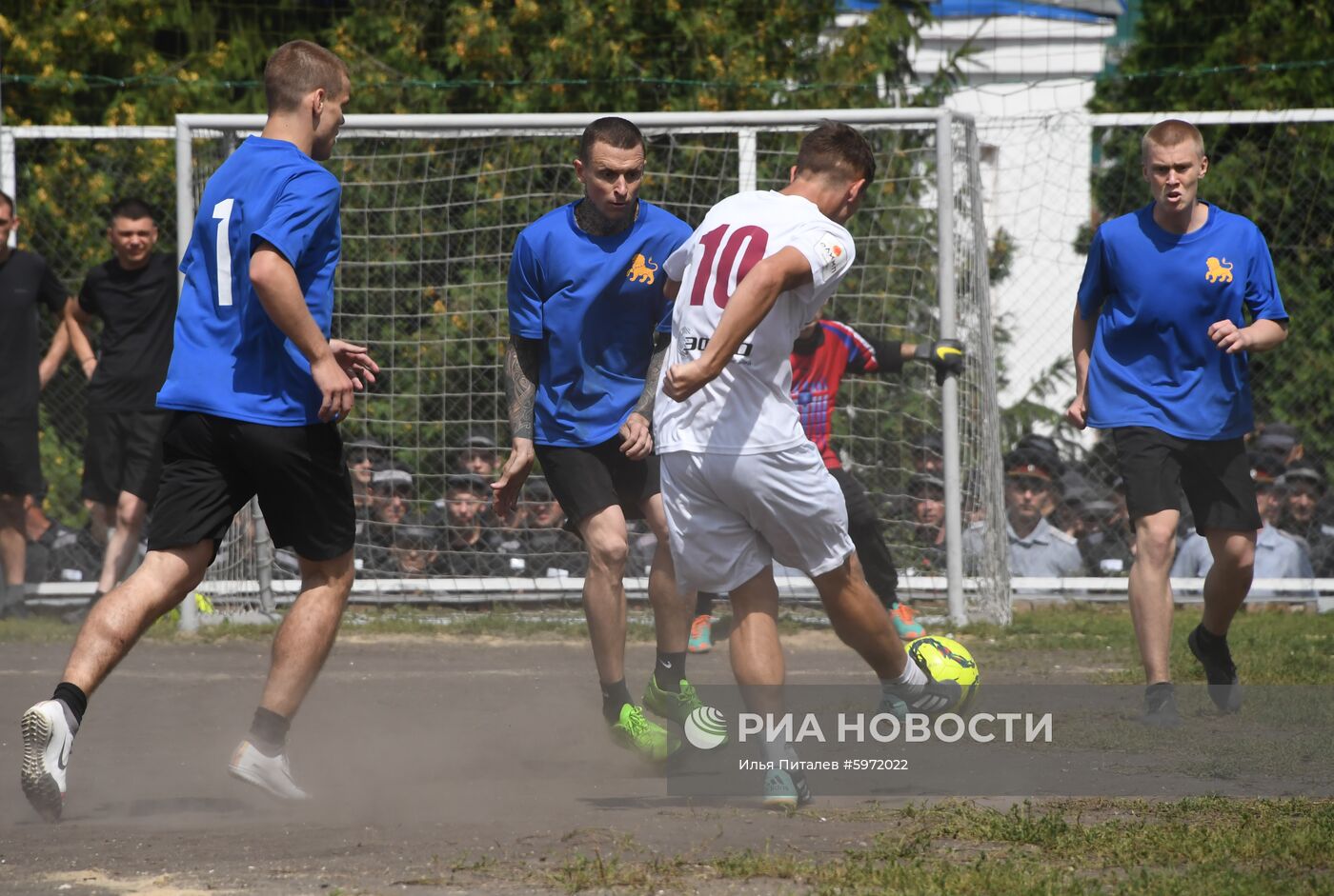 Футбольный матч с участием А.Кокорина и П. Мамаева в колонии