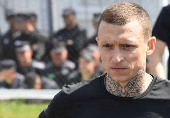 Футбольный матч с участием А.Кокорина и П. Мамаева в колонии