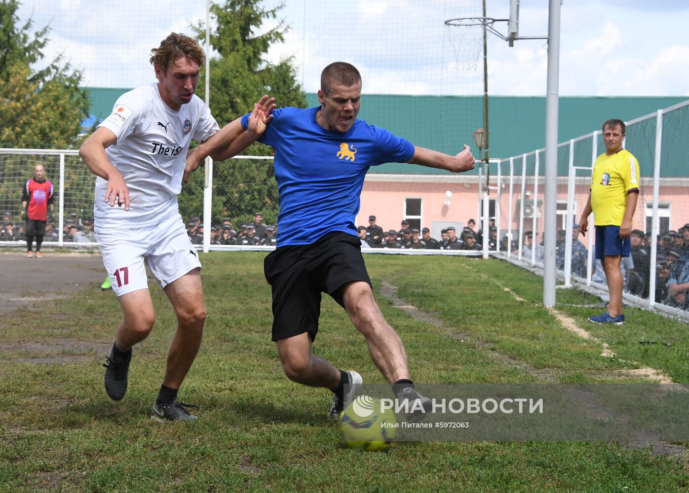 Футбольный матч с участием А.Кокорина и П. Мамаева в колонии