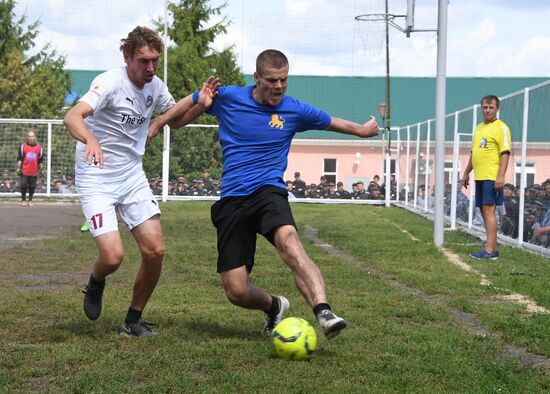 Футбольный матч с участием А.Кокорина и П. Мамаева в колонии