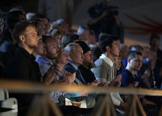 Президент РФ В. Путин посетил музей-заповедник "Херсонес Таврический"