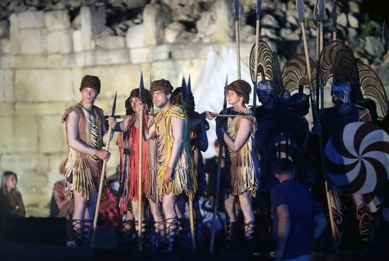 Президент РФ В. Путин посетил музей-заповедник "Херсонес Таврический"