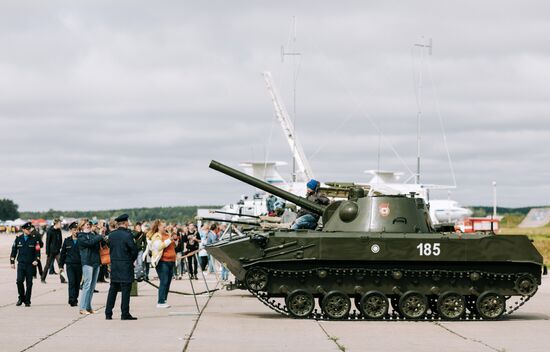 Военно-патриотический фестиваль "Открытое небо" в Иванове