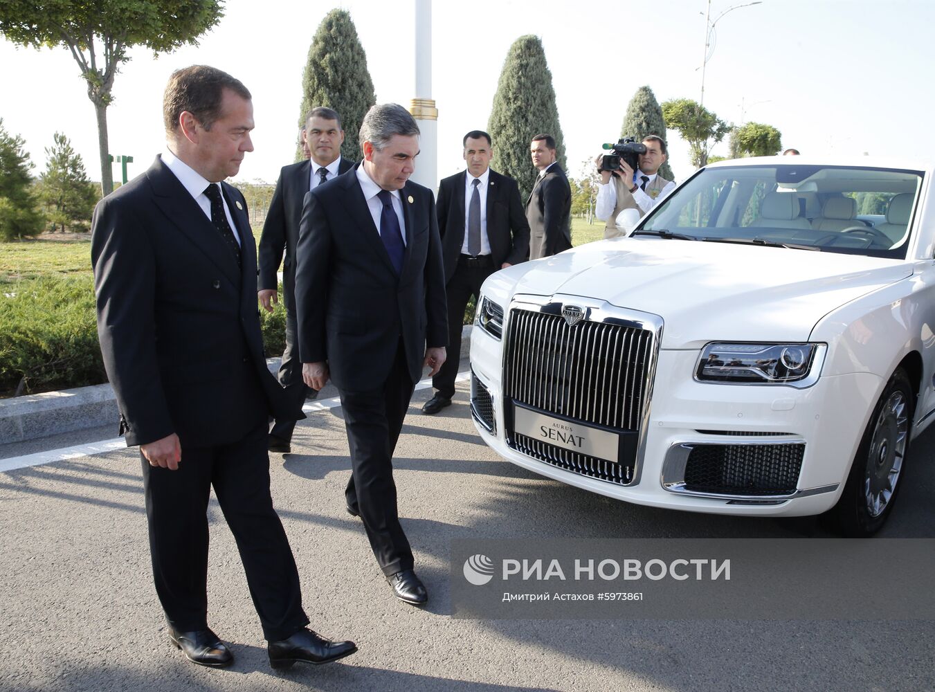 Премьер-министр РФ Д. Медведев принял участие в Первом Каспийском экономическом форуме