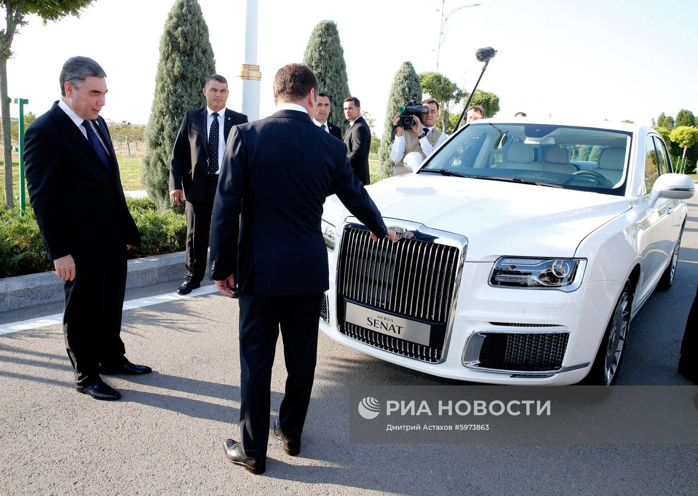 Премьер-министр РФ Д. Медведев принял участие в Первом Каспийском экономическом форуме