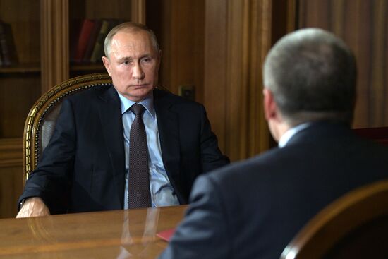 Рабочая встреча президента РФ В. Путина с главой Республики Крым С. Аксёновым