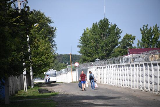 Футбольный матч с участием А. Кокорина и П. Мамаева в колонии