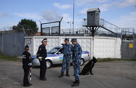 Футбольный матч с участием А. Кокорина и П. Мамаева в колонии