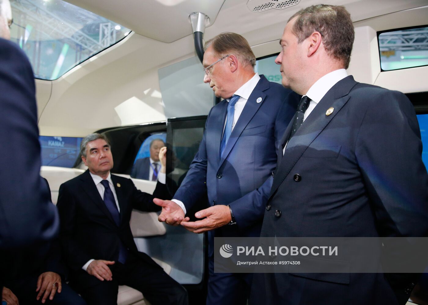 Премьер-министр РФ Д. Медведев принял участие в Первом Каспийском экономическом форуме