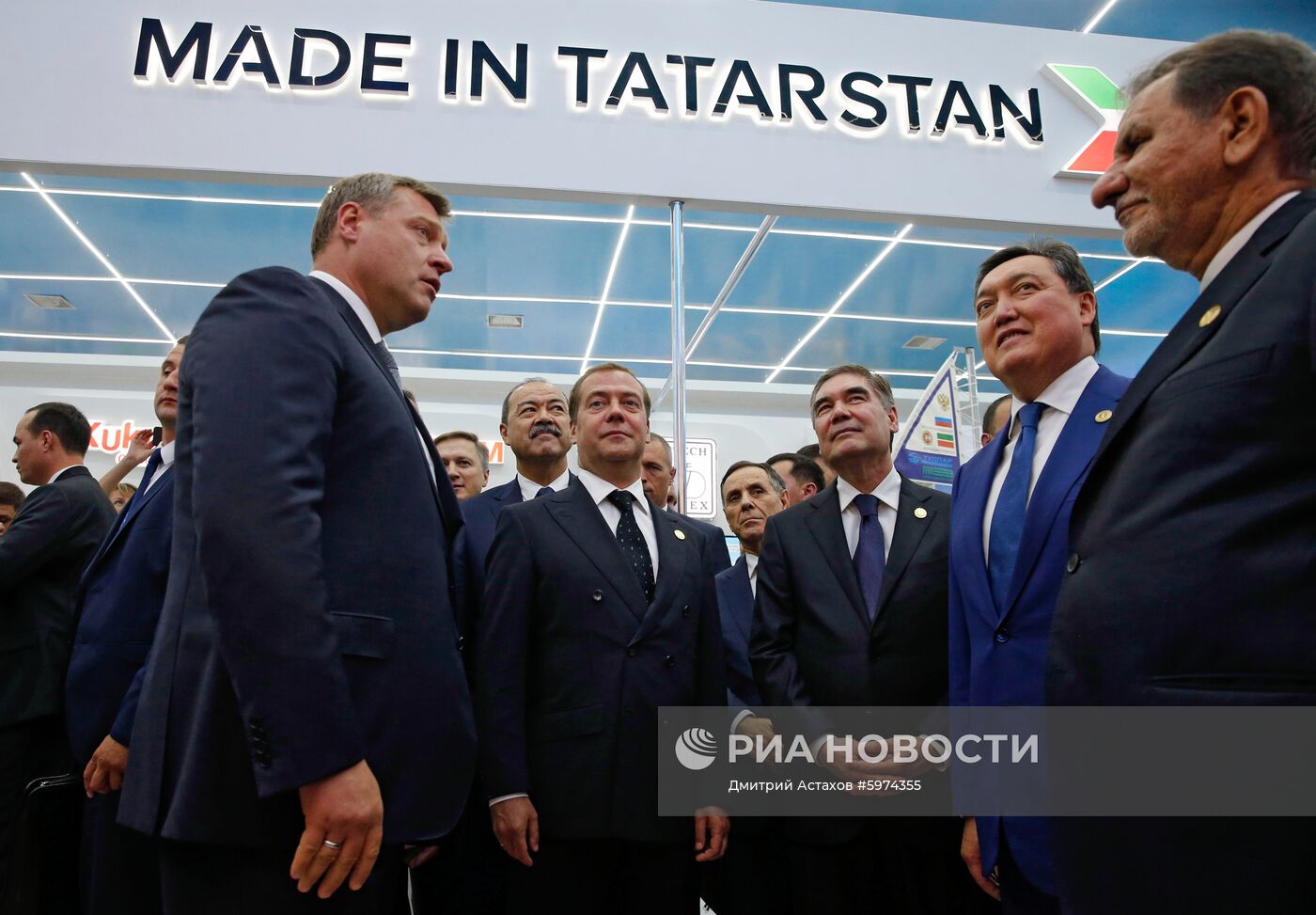 Премьер-министр РФ Д. Медведев принял участие в Первом Каспийском экономическом форуме