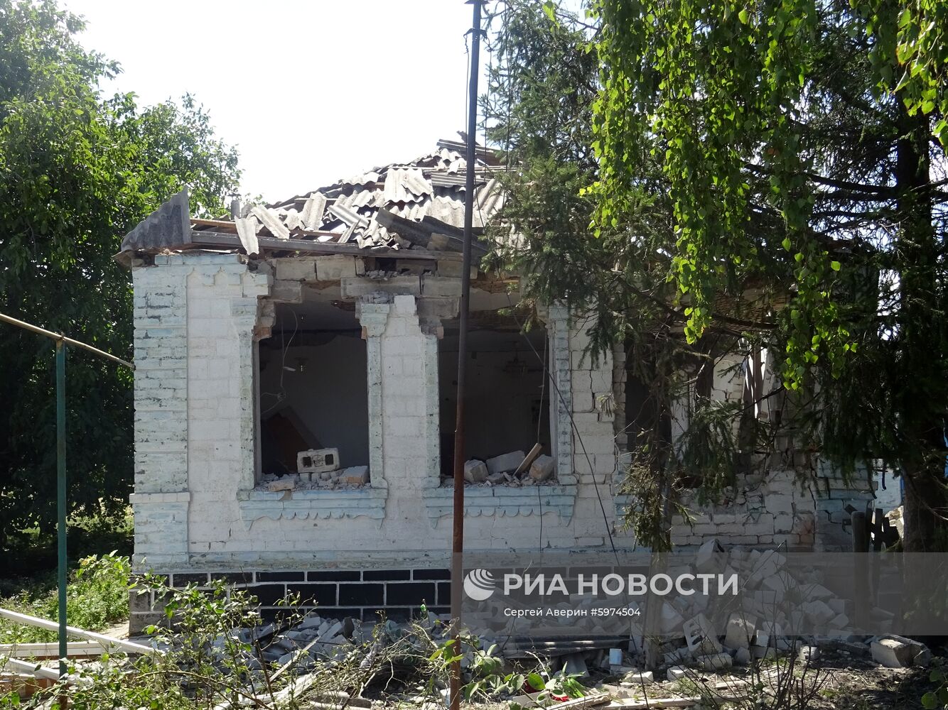 Последствия обстрела в Донецкой области