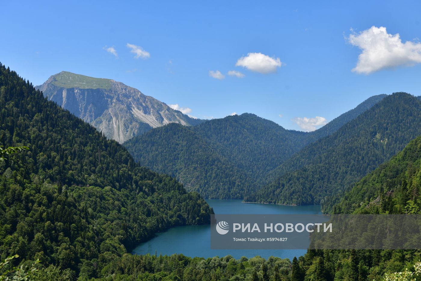 Рицинский реликтовый национальный парк в Абхазии