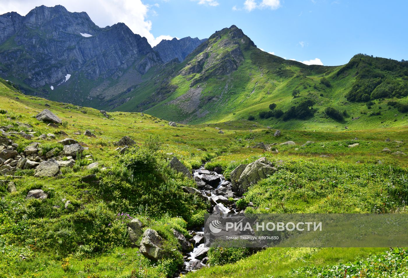 Рицинский реликтовый национальный парк в Абхазии