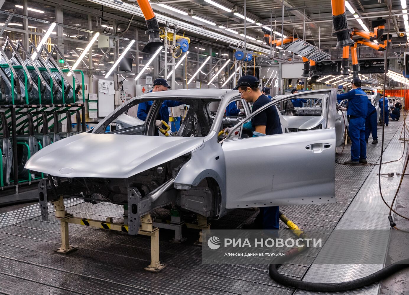 Производство автомобилей на заводе Hyundai